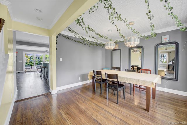 12 Barberry Lane, East Hills, NY 11577