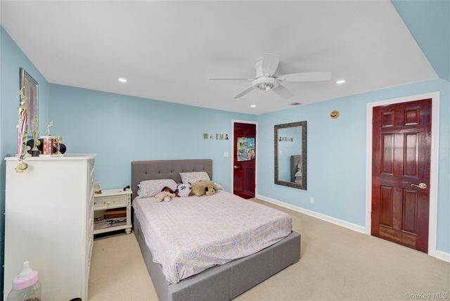 12 Barberry Lane, East Hills, NY 11577