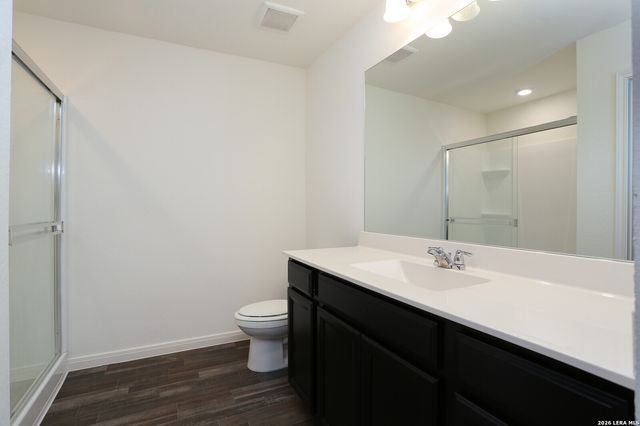 4913 Hallies Garden, St Hedwig, TX 78152