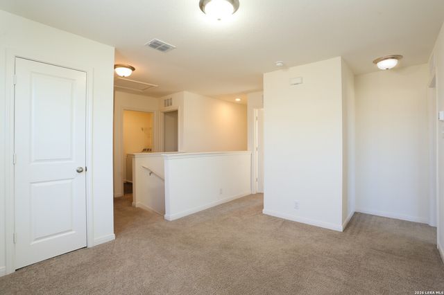 4913 Hallies Garden, St Hedwig, TX 78152