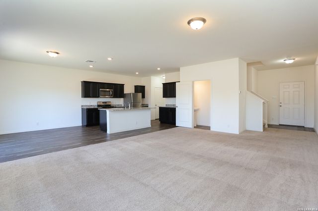 4913 Hallies Garden, St Hedwig, TX 78152