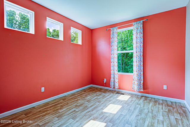 3904 Creek Meadow Dr, La Grange, KY 40031