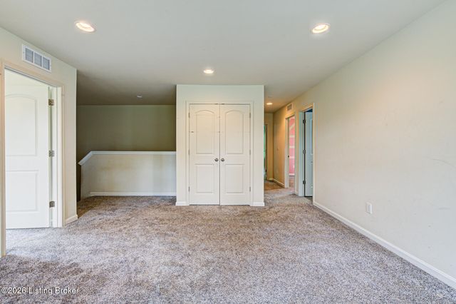 3904 Creek Meadow Dr, La Grange, KY 40031