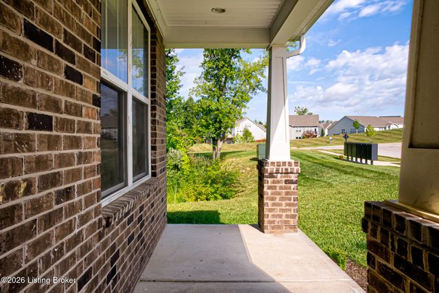 3904 Creek Meadow Dr, La Grange, KY 40031