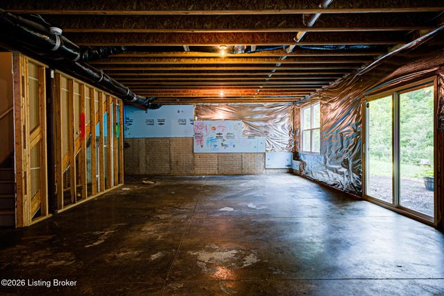 3904 Creek Meadow Dr, La Grange, KY 40031