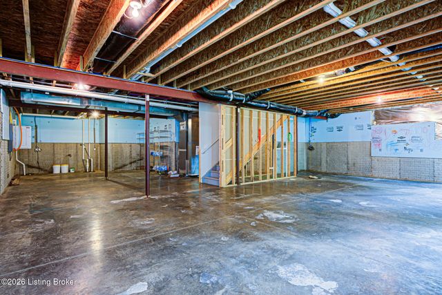 3904 Creek Meadow Dr, La Grange, KY 40031