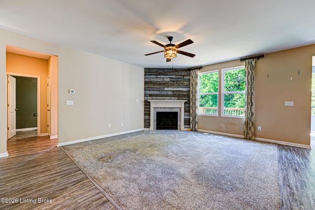 3904 Creek Meadow Dr, La Grange, KY 40031