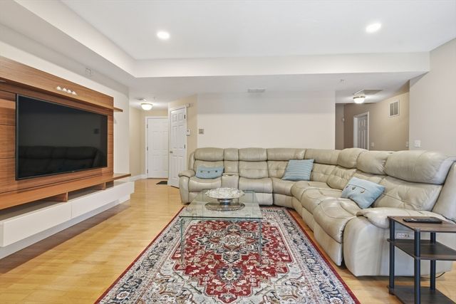 115 Revere St F, Canton, MA 02021