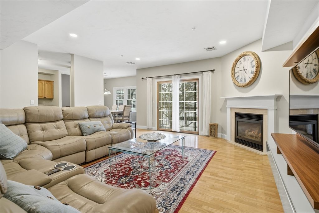 115 Revere St F, Canton, MA 02021