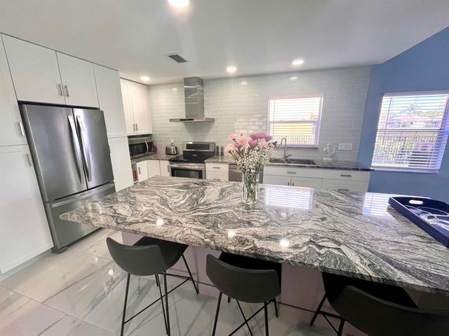 2660 Neaton Court, Wellington, FL 33414