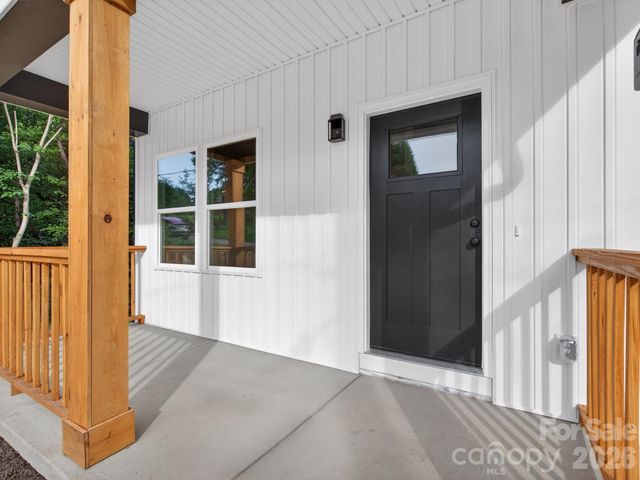 417 8th street Drive SW, Hickory, NC 28602