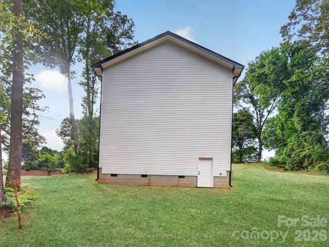 417 8th street Drive SW, Hickory, NC 28602