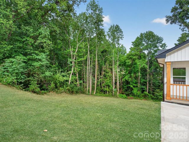 417 8th street Drive SW, Hickory, NC 28602