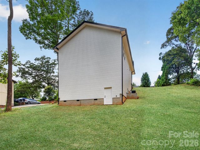 417 8th street Drive SW, Hickory, NC 28602