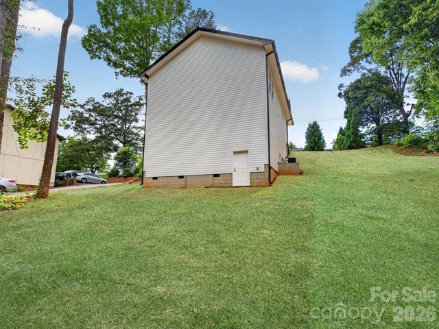 417 8th street Drive SW, Hickory, NC 28602