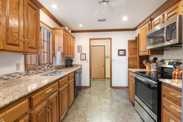 9 Windwood Place, Canyon, TX 79015