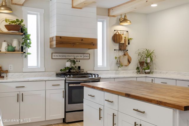 87 Rock Road, Sandpoint, ID 83864