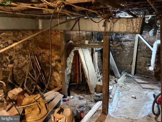 1019 W MONMOUTH ST, Philadelphia, PA 19133