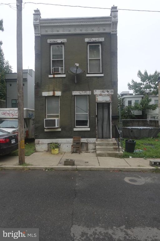 1019 W MONMOUTH ST, Philadelphia, PA 19133 — photo 2