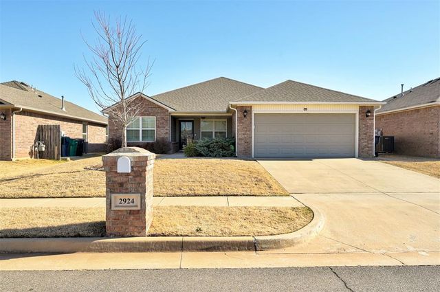 2924 Sunberry Way, Yukon, OK 73099