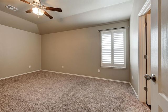 2924 Sunberry Way, Yukon, OK 73099