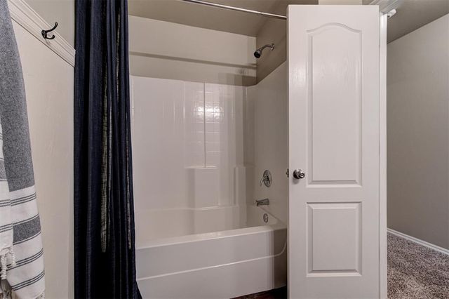 2924 Sunberry Way, Yukon, OK 73099