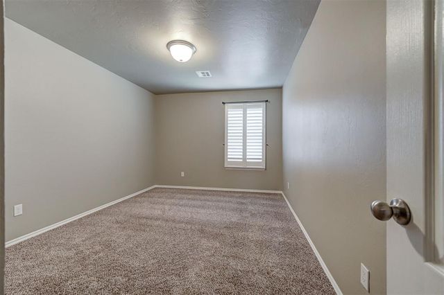 2924 Sunberry Way, Yukon, OK 73099