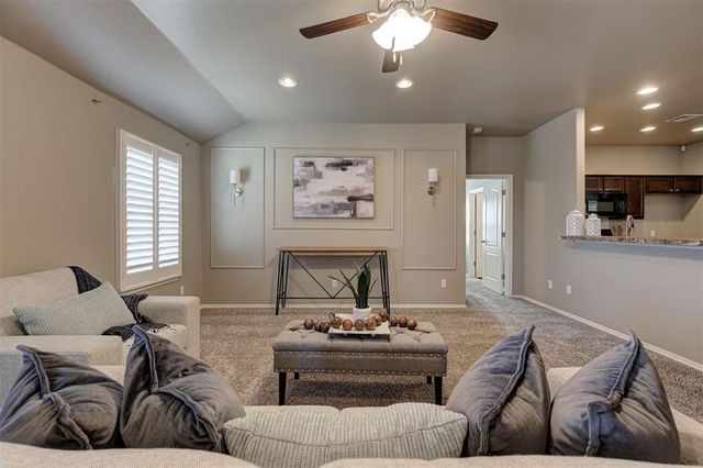 2924 Sunberry Way, Yukon, OK 73099