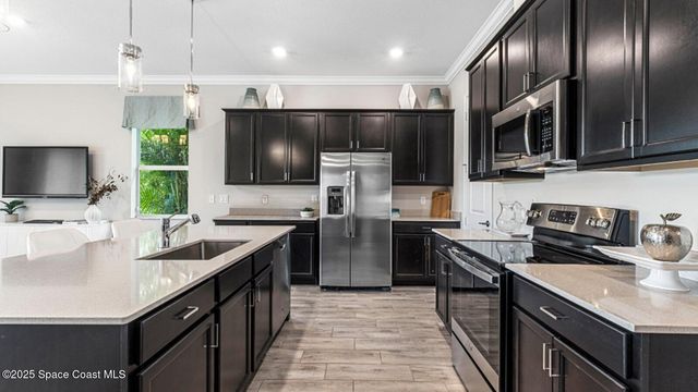 935 Regalia Way NW, Palm Bay, FL 32907