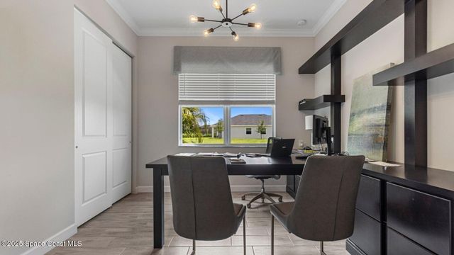 935 Regalia Way NW, Palm Bay, FL 32907