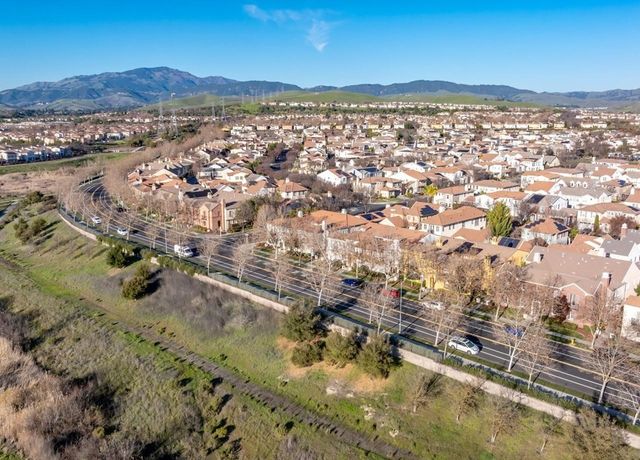 7672 7672 Stoneleaf Rd, San Ramon, CA 94582