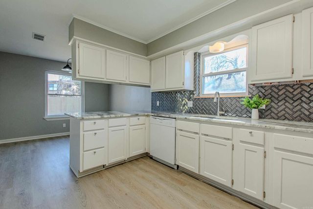 23 Creekridge Circle, Sherwood, AR 72120