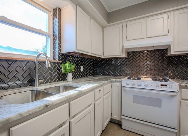 23 Creekridge Circle, Sherwood, AR 72120