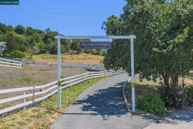 370 Castello, Lafayette, CA 94549