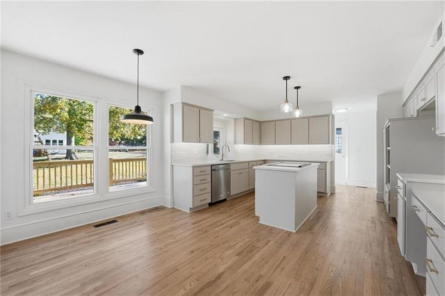 5735 Riley Street, Mission, KS 66202