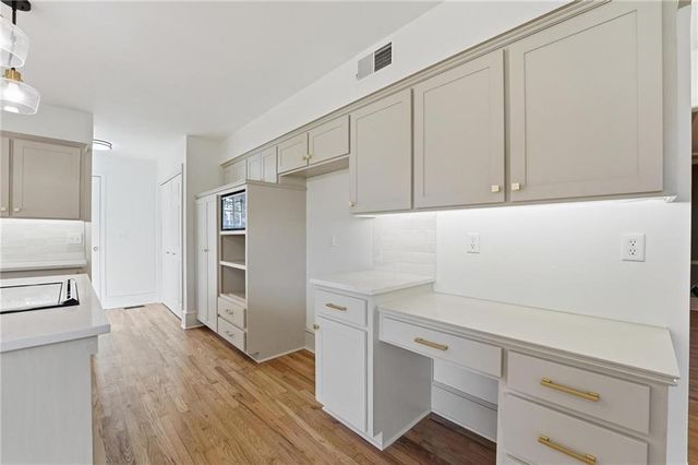 5735 Riley Street, Mission, KS 66202