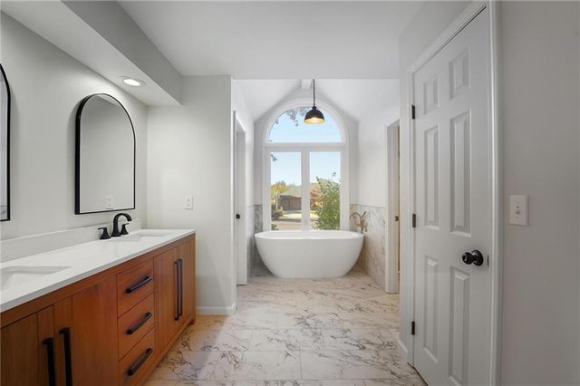 5735 Riley Street, Mission, KS 66202