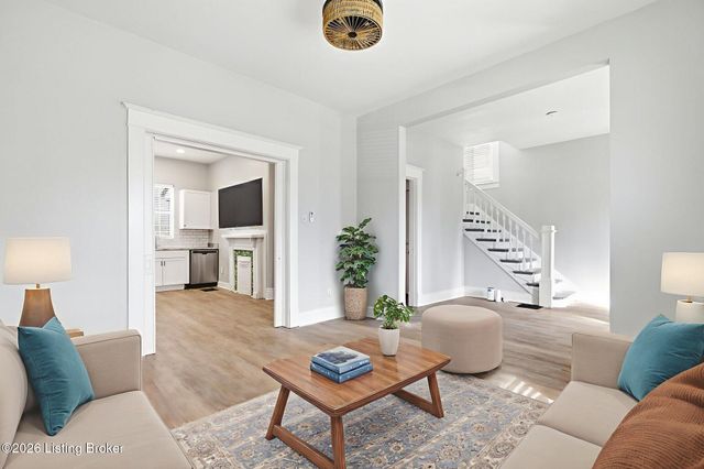 626 S 40th St, Louisville, KY 40211