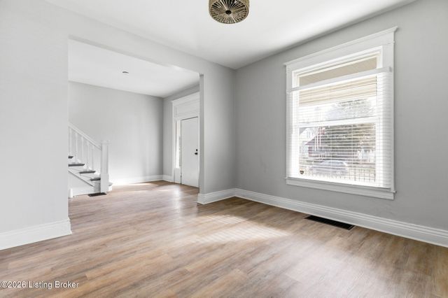 626 S 40th St, Louisville, KY 40211