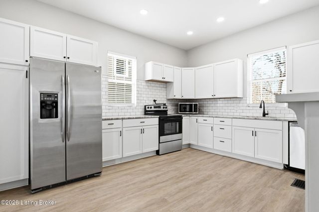 626 S 40th St, Louisville, KY 40211