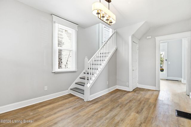 626 S 40th St, Louisville, KY 40211