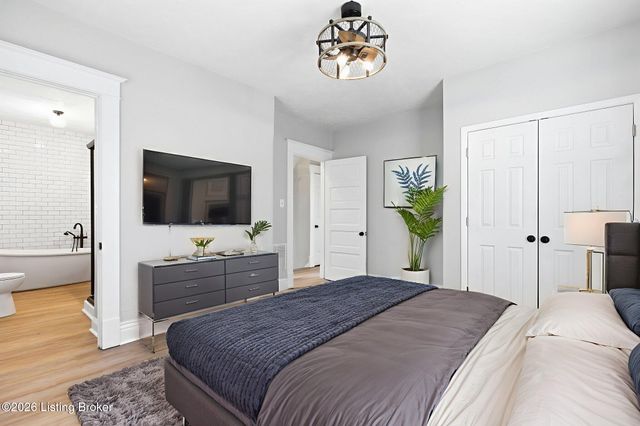 626 S 40th St, Louisville, KY 40211