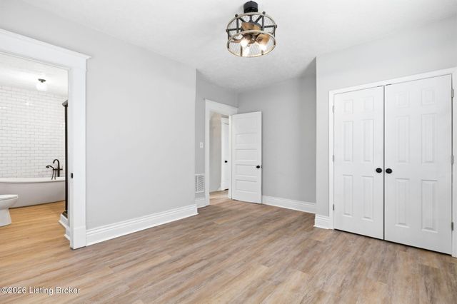 626 S 40th St, Louisville, KY 40211