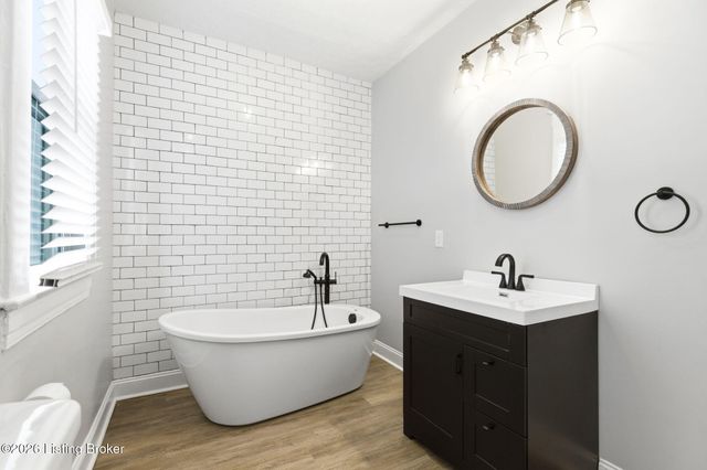 626 S 40th St, Louisville, KY 40211