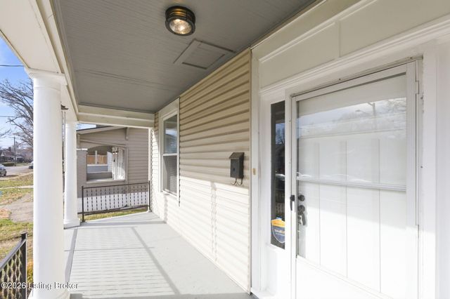 626 S 40th St, Louisville, KY 40211