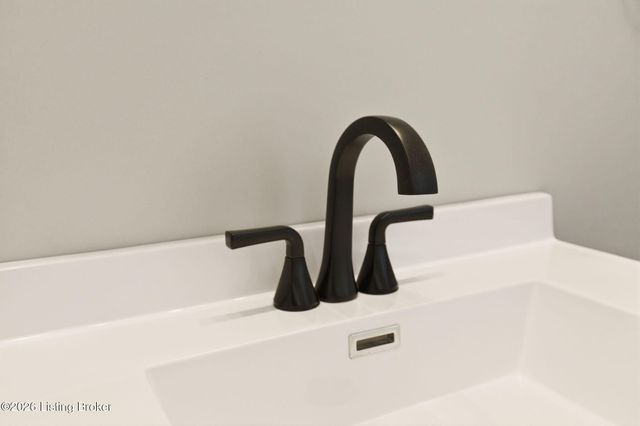 626 S 40th St, Louisville, KY 40211