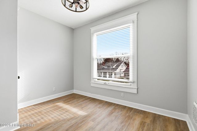 626 S 40th St, Louisville, KY 40211