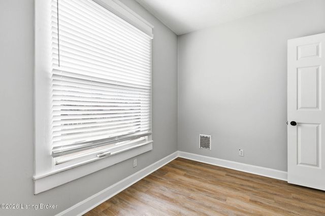 626 S 40th St, Louisville, KY 40211