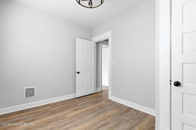 626 S 40th St, Louisville, KY 40211