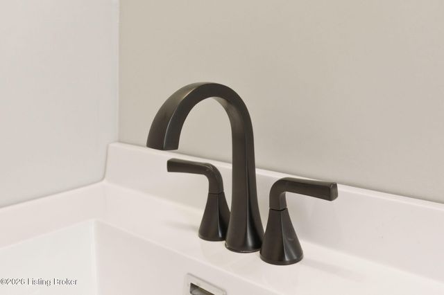 626 S 40th St, Louisville, KY 40211